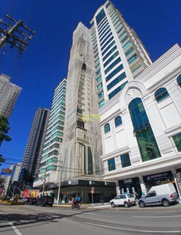 Apartamento à venda no meia praia : 