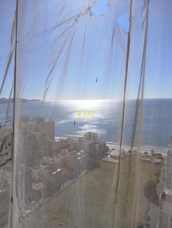 Apartamento à venda no meia praia : 