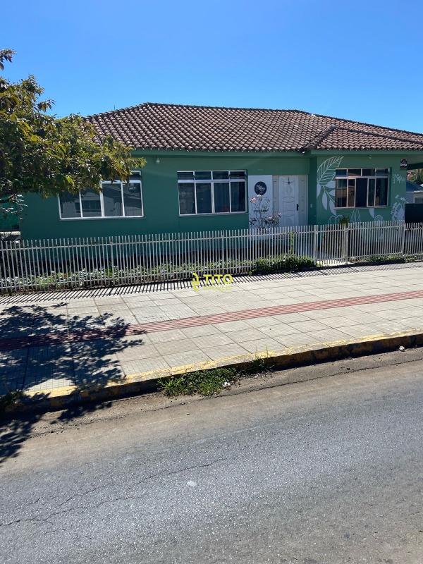 Casa à venda no Centro: 