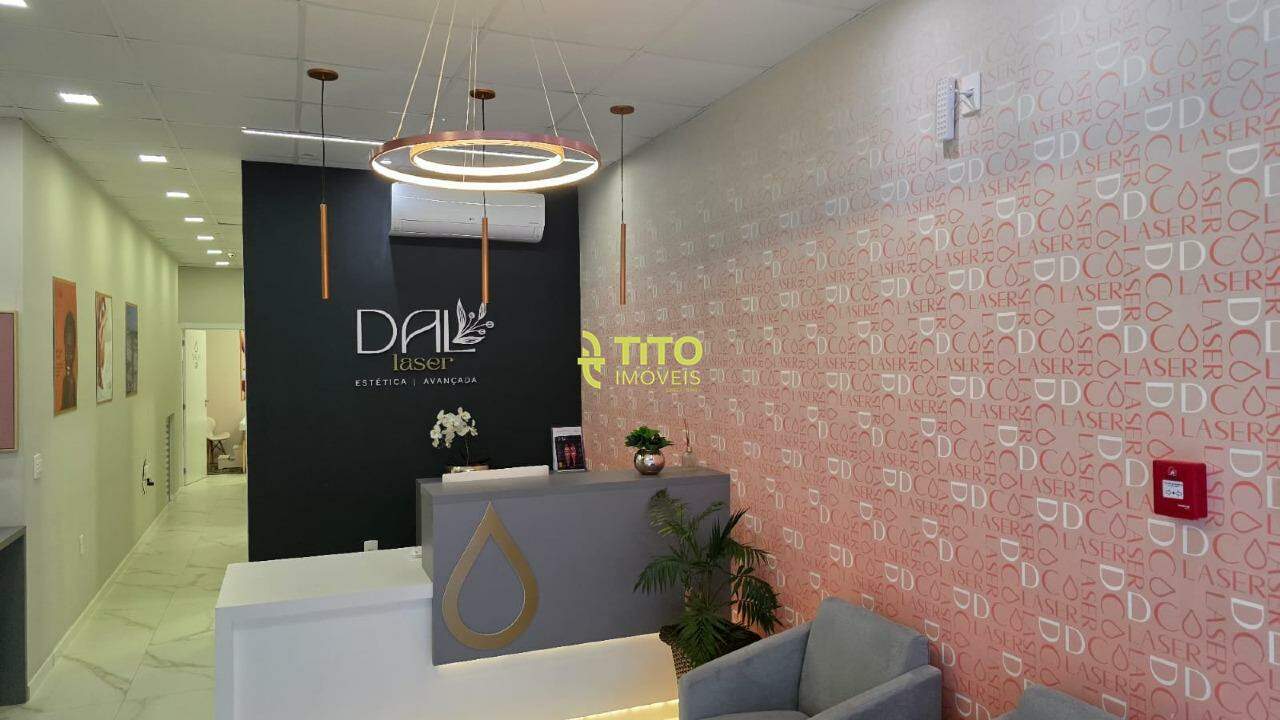 Loja à venda no meia praia : 