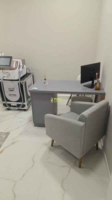 Loja à venda no meia praia : 