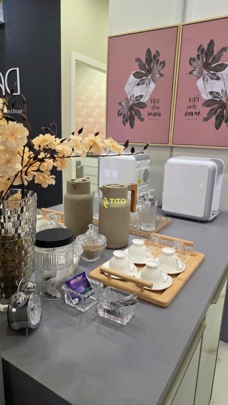 Loja à venda no meia praia : 