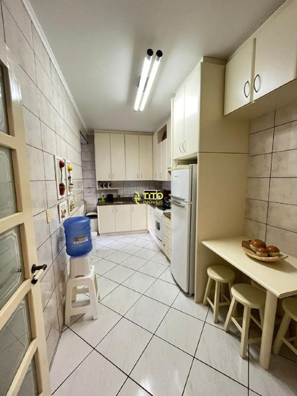 Apartamento para aluguel no meia praia : 