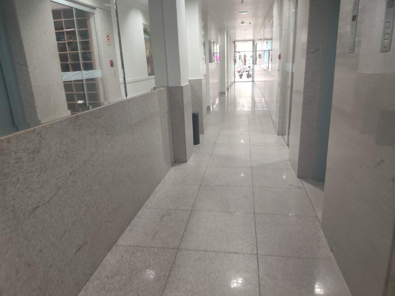 Sala à venda no Centro: 