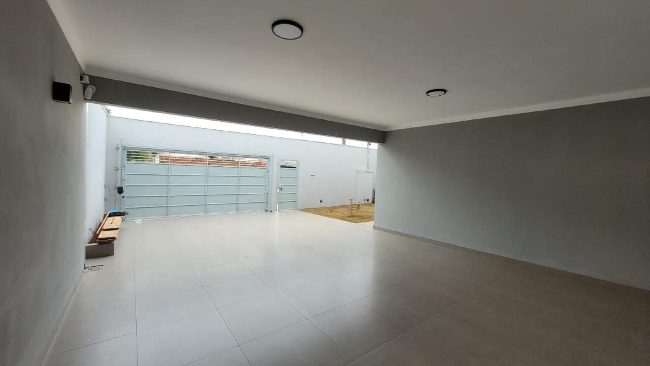 Casa à venda no Residencial Oliveira: GARAGEM