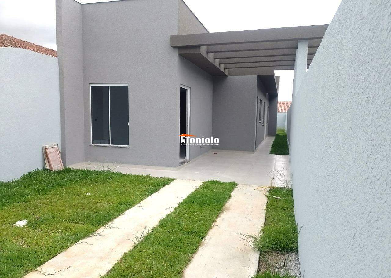 Casa com Três Dormitórios e Suíte