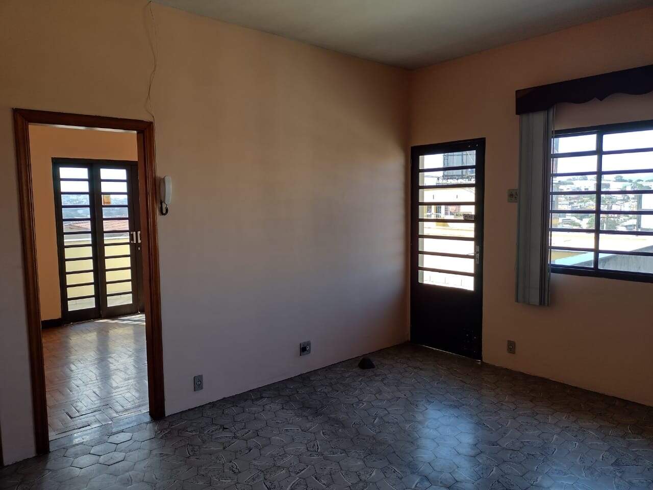 Loja-Salão para alugar com 3 quartos, 150m² - Foto 4