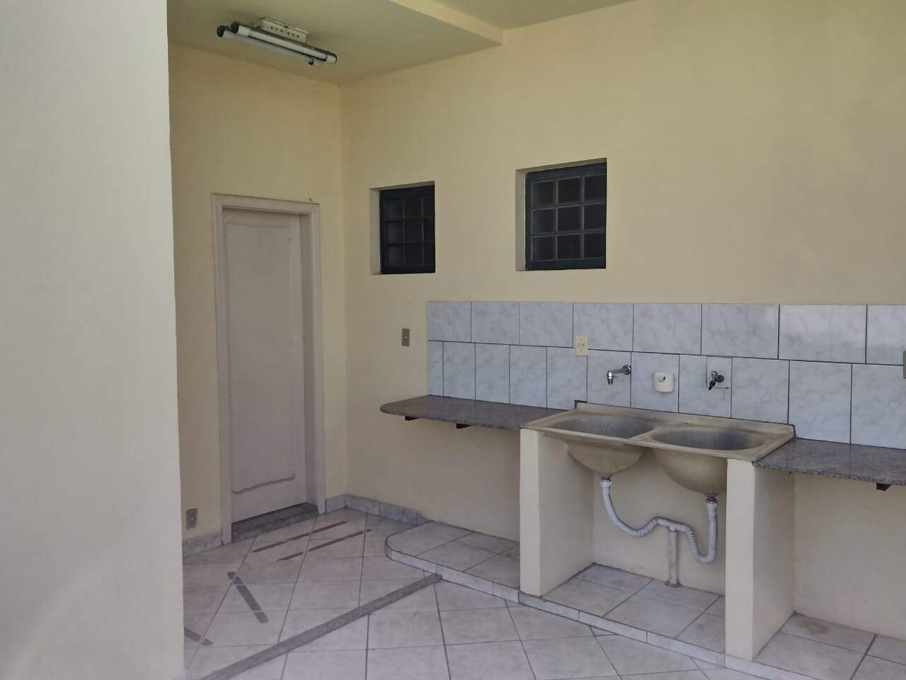 Loja-Salão para alugar com 3 quartos, 150m² - Foto 21