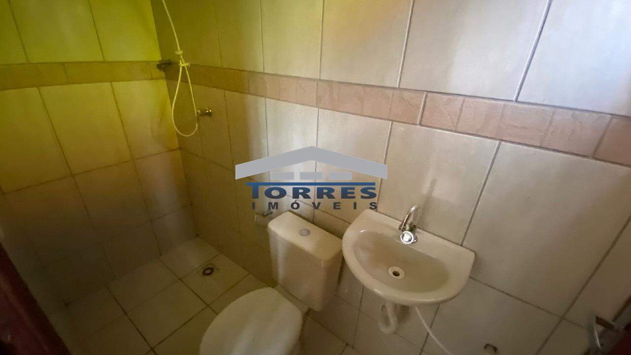 Casa para alugar com 4 quartos, 200m² - Foto 11