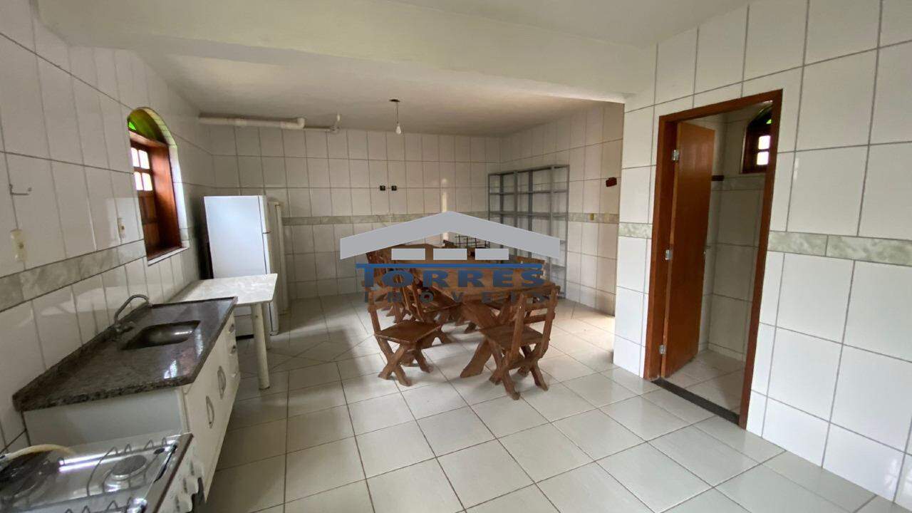 Casa para alugar com 4 quartos, 200m² - Foto 17