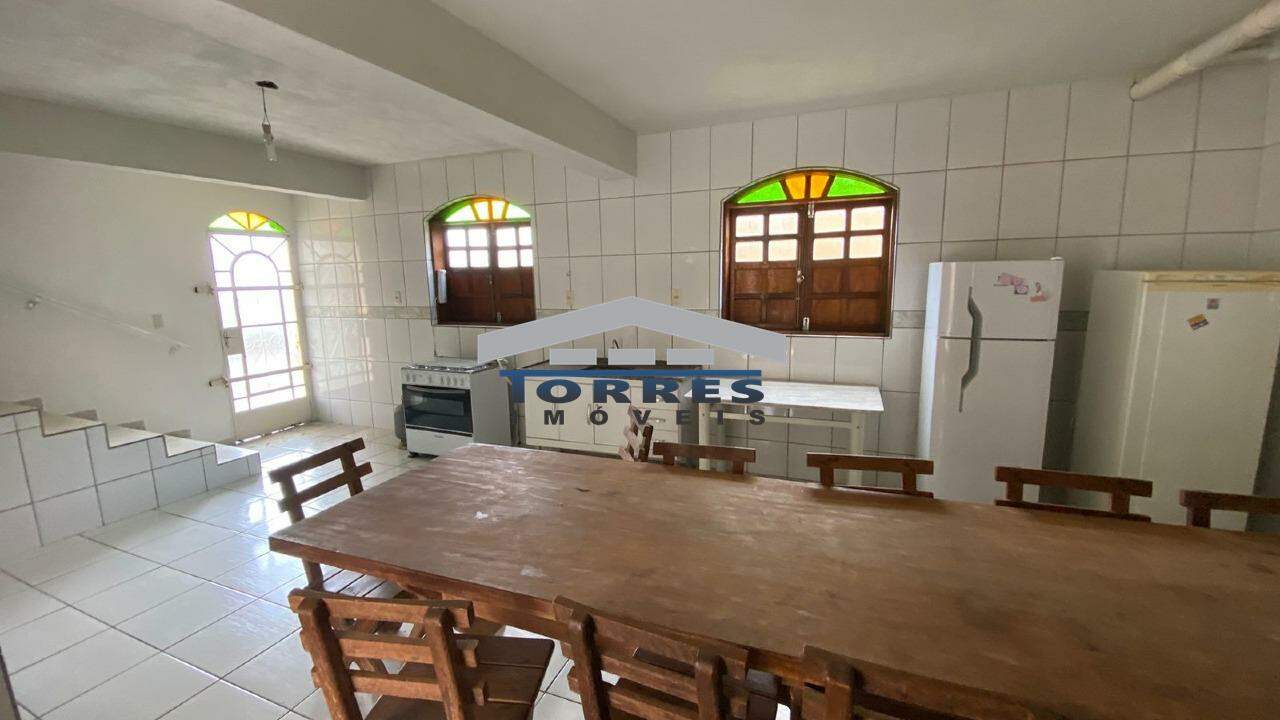 Casa para alugar com 4 quartos, 200m² - Foto 18