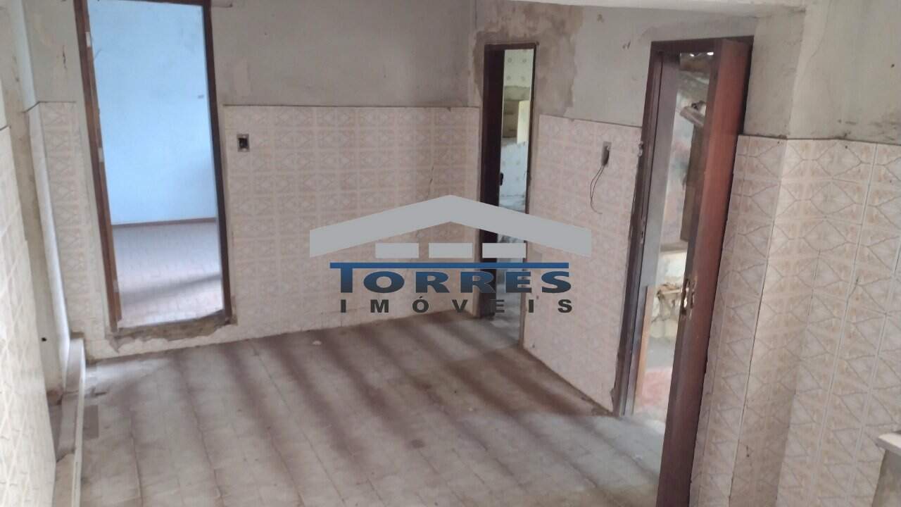 Casa à venda com 3 quartos, 360m² - Foto 11