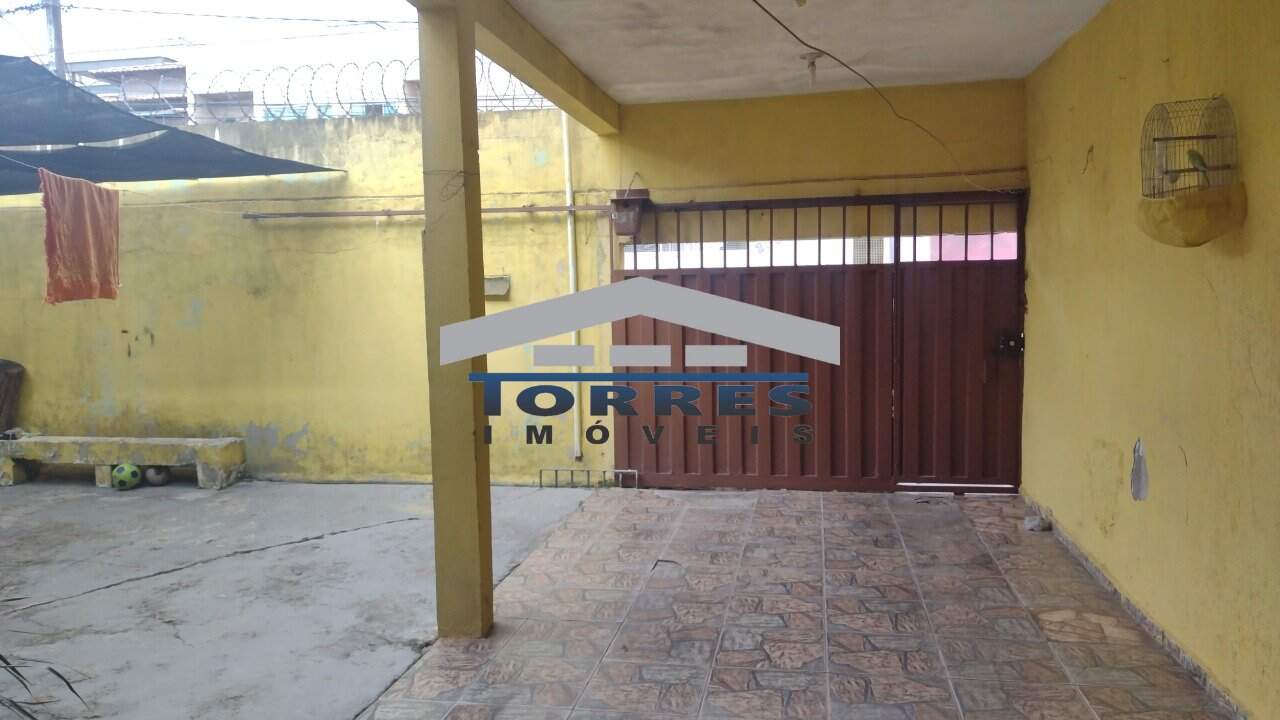 Casa à venda com 3 quartos, 250m² - Foto 2