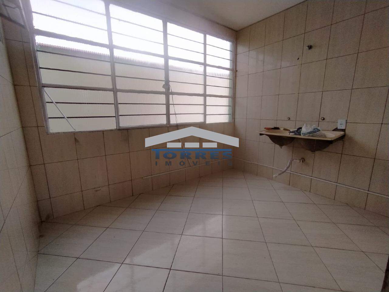 Casa para alugar com 2 quartos, 150m² - Foto 20