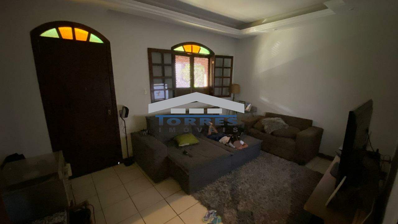 Casa à venda com 2 quartos, 80m² - Foto 4