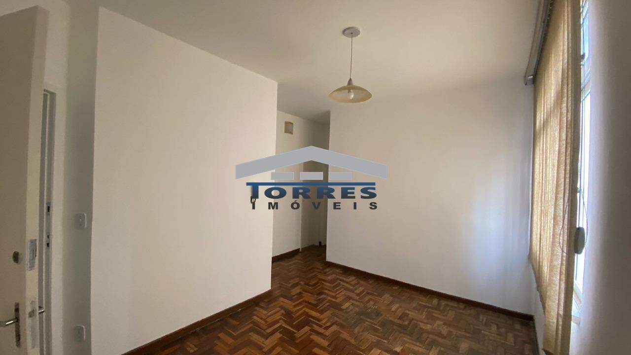 Apartamento à venda com 2 quartos, 70m² - Foto 4