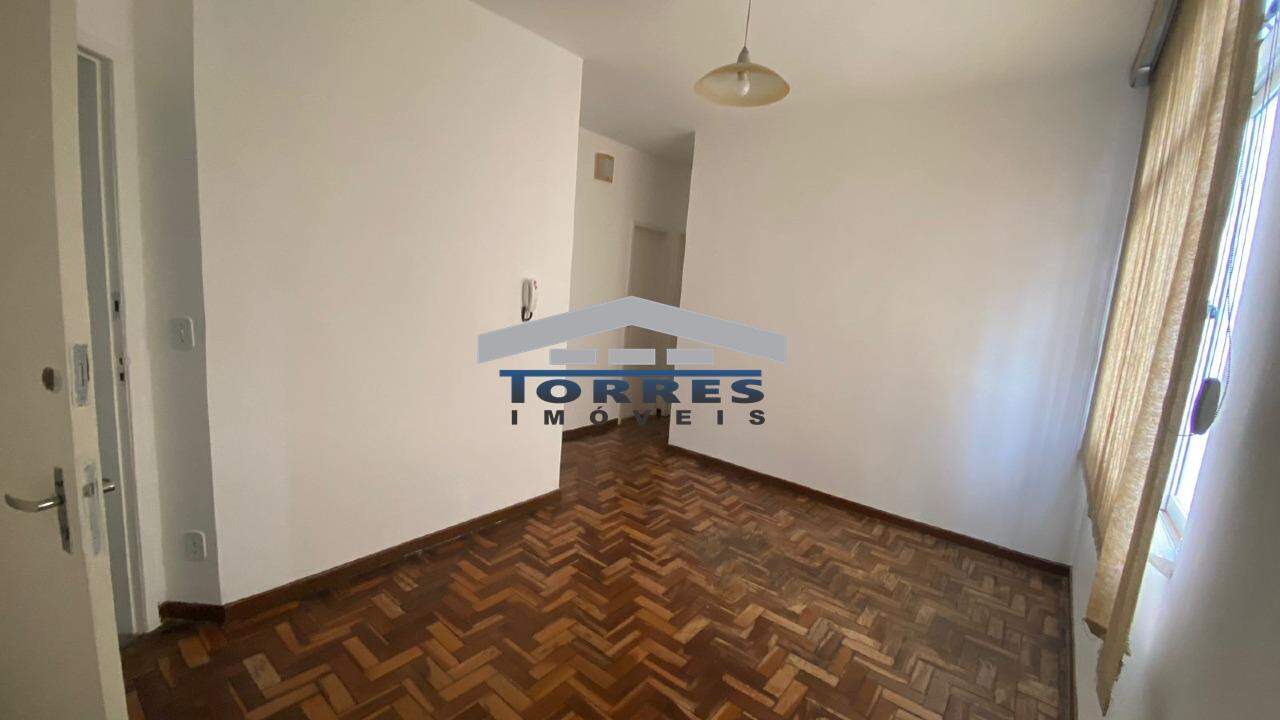 Apartamento à venda com 2 quartos, 70m² - Foto 3