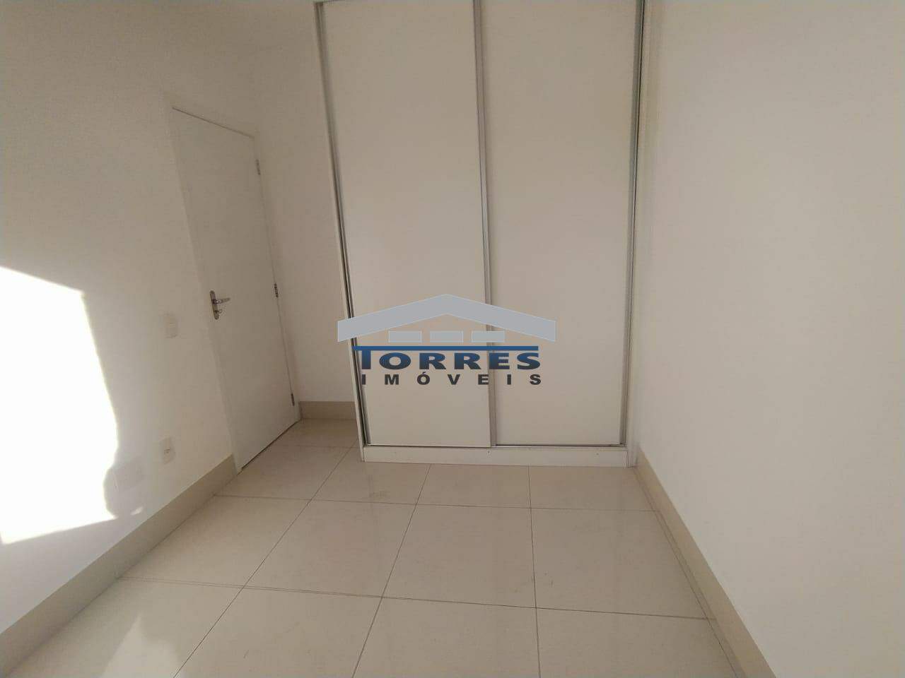 Apartamento para alugar com 4 quartos, 110m² - Foto 11