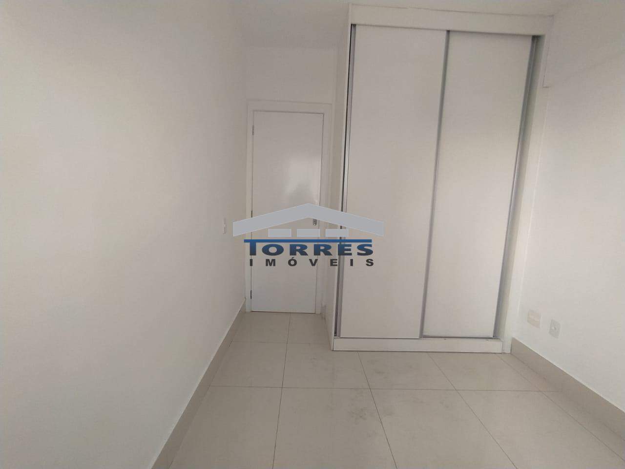 Apartamento para alugar com 4 quartos, 110m² - Foto 12