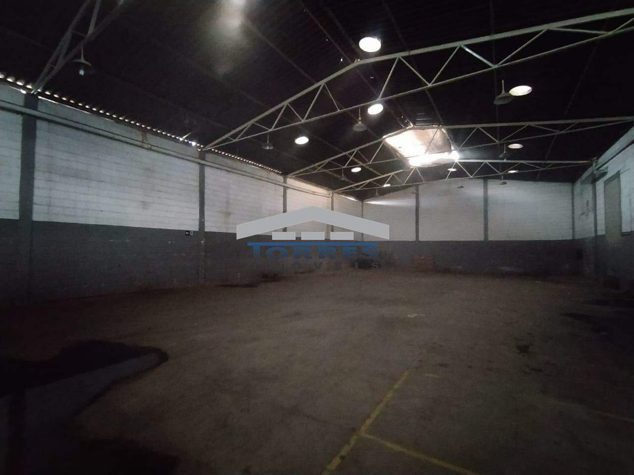 Depósito-Galpão-Armazém para alugar, 405m² - Foto 2