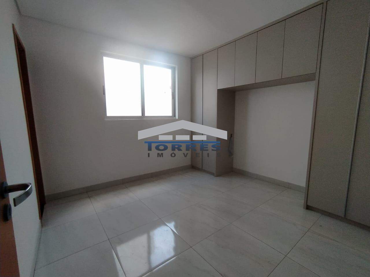 Apartamento para alugar com 2 quartos, 110m² - Foto 9