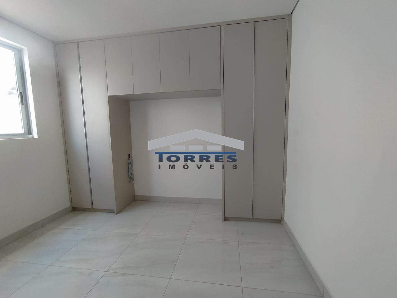 Apartamento para alugar com 2 quartos, 110m² - Foto 11