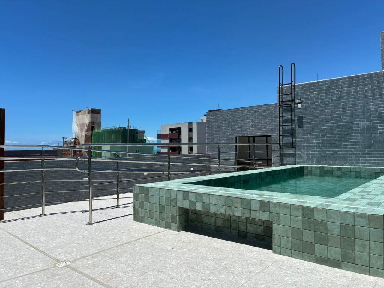 Flat à venda no Intermares: 