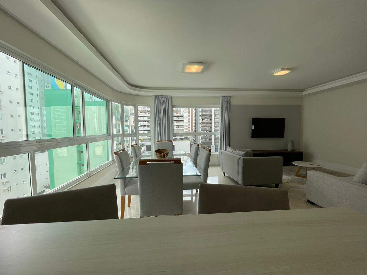 Apartamento com 118m², 3 dormitórios, 1 suíte, 2 vagas, Conrad em Balneário Camboriú