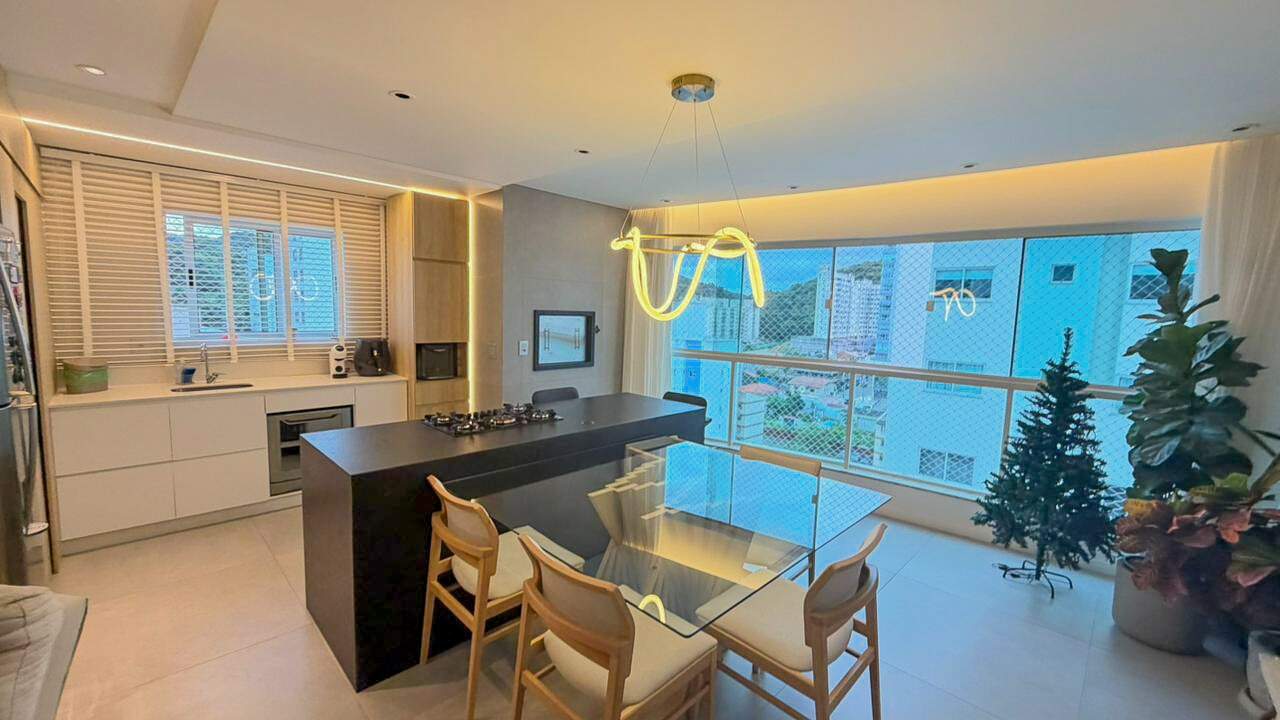 Apartamento com 92m², 2 dormitórios, 2 suítes, 1 vaga no bairro Pioneiros em Balneário Camboriú