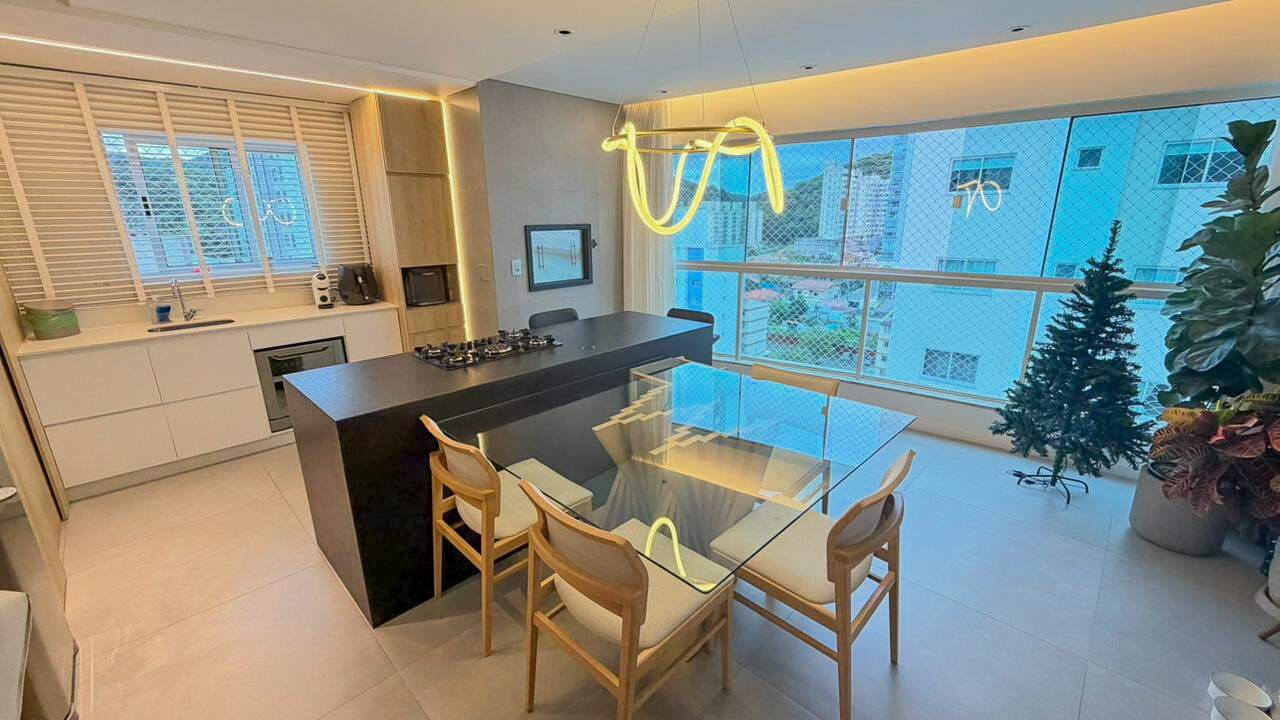 Apartamento com 92m², 2 dormitórios, 2 suítes, 1 vaga no bairro Pioneiros em Balneário Camboriú