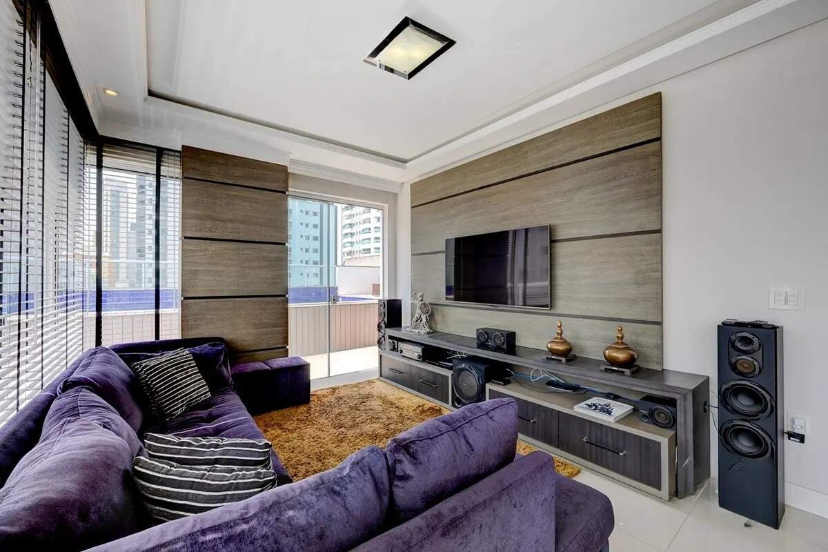 Apartamento com 118m², 3 dormitórios, 3 suítes, 3 vagas no bairro Pioneiros em Balneário Camboriú