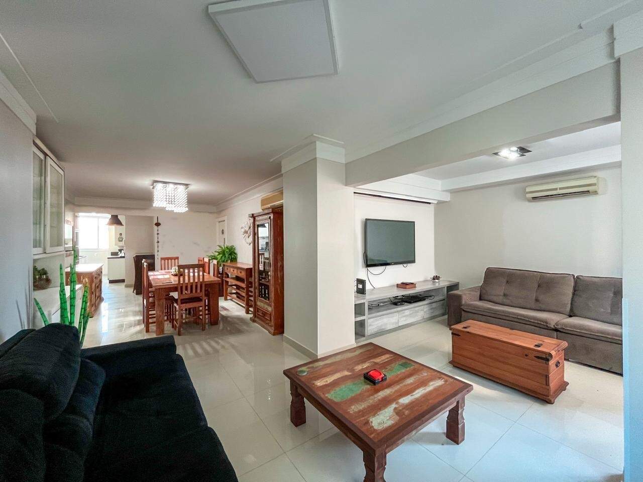 Apartamento com 153m², 3 dormitórios, 2 suítes, 1 vaga no bairro Centro em Balneário Camboriú