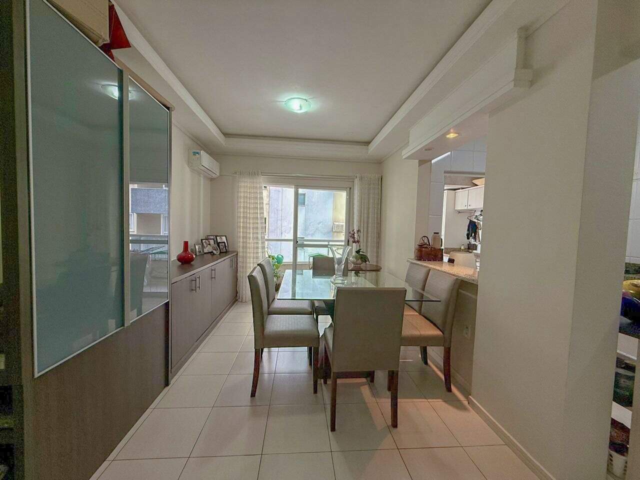 Apartamento com 79m², 2 dormitórios, 1 suíte, 1 vaga no bairro Centro em Balneário Camboriú