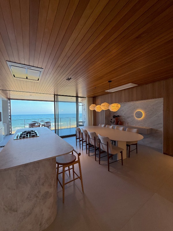 Apartamento com 230m², 4 dormitórios, 4 suítes, 3 vagas no bairro Praia Brava de Itajaí em Itajaí