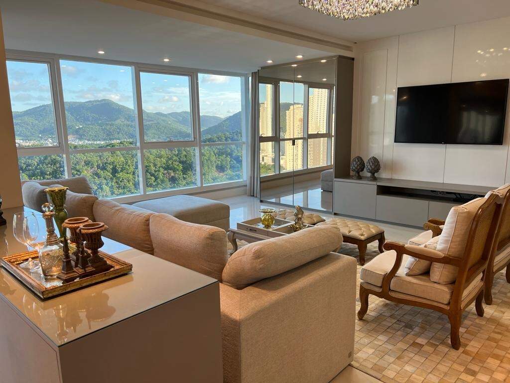 Apartamento com 182m², 3 dormitórios, 3 suítes, 3 vagas, Marina Beach Towers em Balneário Camboriú