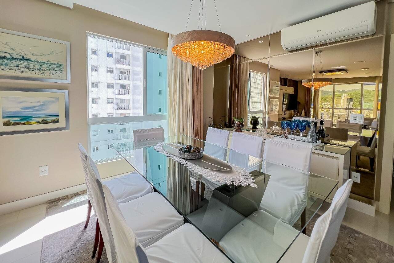 Apartamento com 158m², 3 dormitórios, 3 suítes, 4 vagas no bairro Pioneiros em Balneário Camboriú