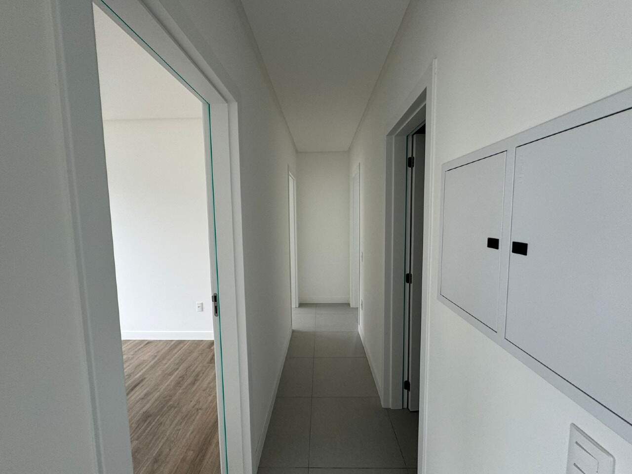 Apartamento com 73m², 3 dormitórios, 1 suíte, 2 vagas no bairro Nações em Balneário Camboriú