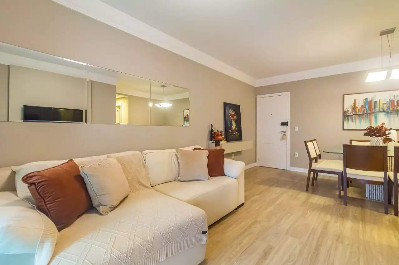 Apartamento com 223m², 3 dormitórios, 3 suítes, 2 vagas no bairro Centro em Balneário Camboriú