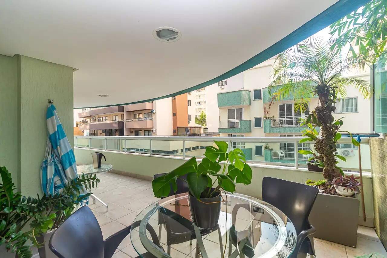 Apartamento com 223m², 3 dormitórios, 3 suítes, 2 vagas no bairro Centro em Balneário Camboriú