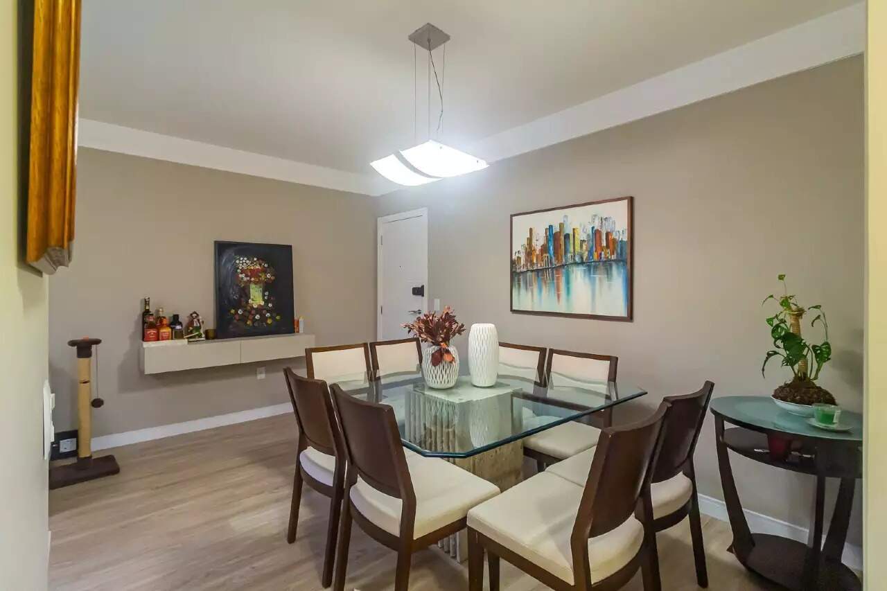 Apartamento com 223m², 3 dormitórios, 3 suítes, 2 vagas no bairro Centro em Balneário Camboriú