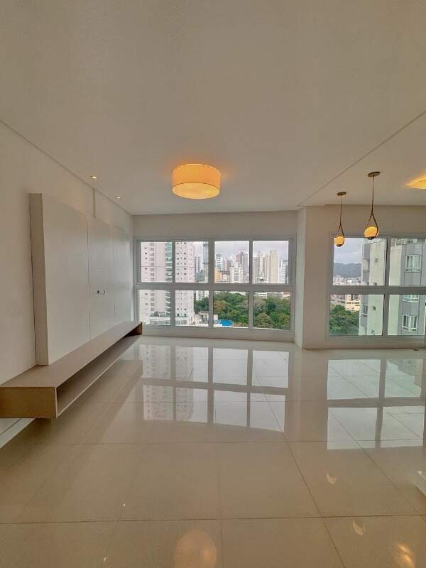 Apartamento com 135m², 4 dormitórios, 2 suítes, 2 vagas, Bosque Belcanto em Balneário Camboriú