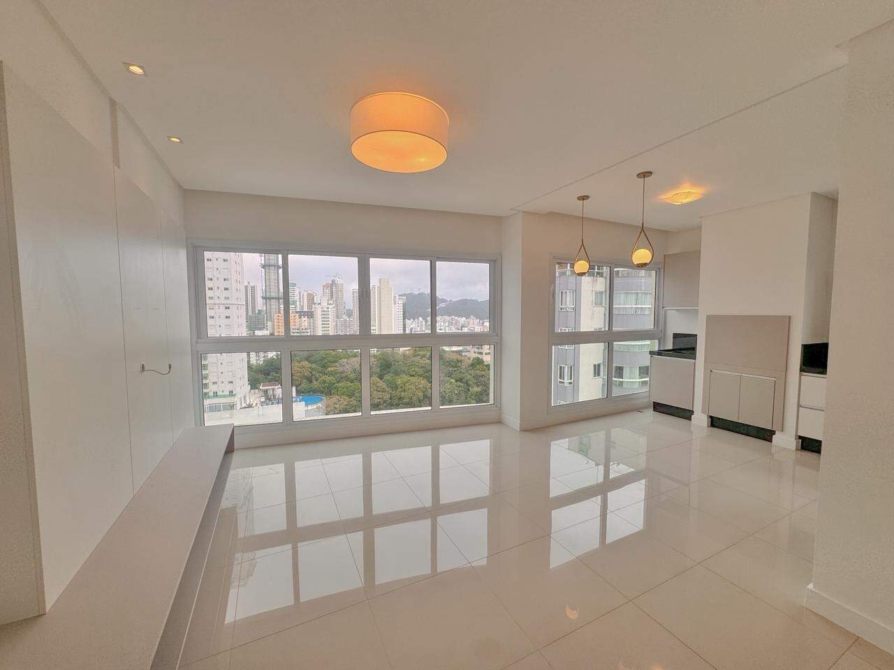 Apartamento com 135m², 4 dormitórios, 2 suítes, 2 vagas, Bosque Belcanto em Balneário Camboriú