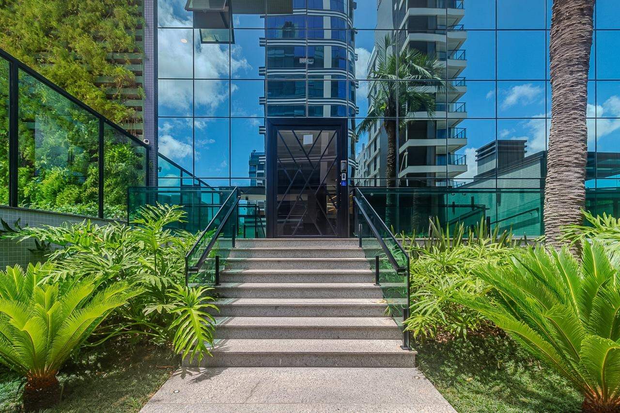 Apartamento com 203m², 4 dormitórios, 4 suítes, 3 vagas, Privilege Praia Brava em Balneário Camboriú