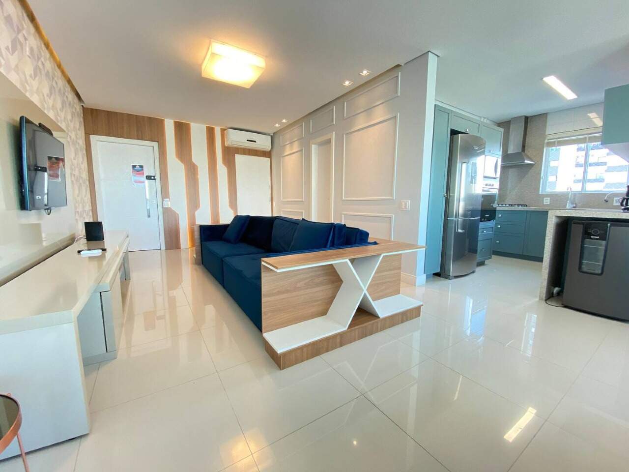 Apartamento com 130m², 3 dormitórios, 1 suíte, 2 vagas no bairro Centro em Balneário Camboriú