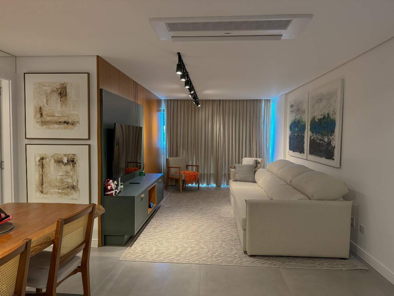 Apartamento com 115m², 3 dormitórios, 1 suíte no bairro Centro em Balneário Camboriú