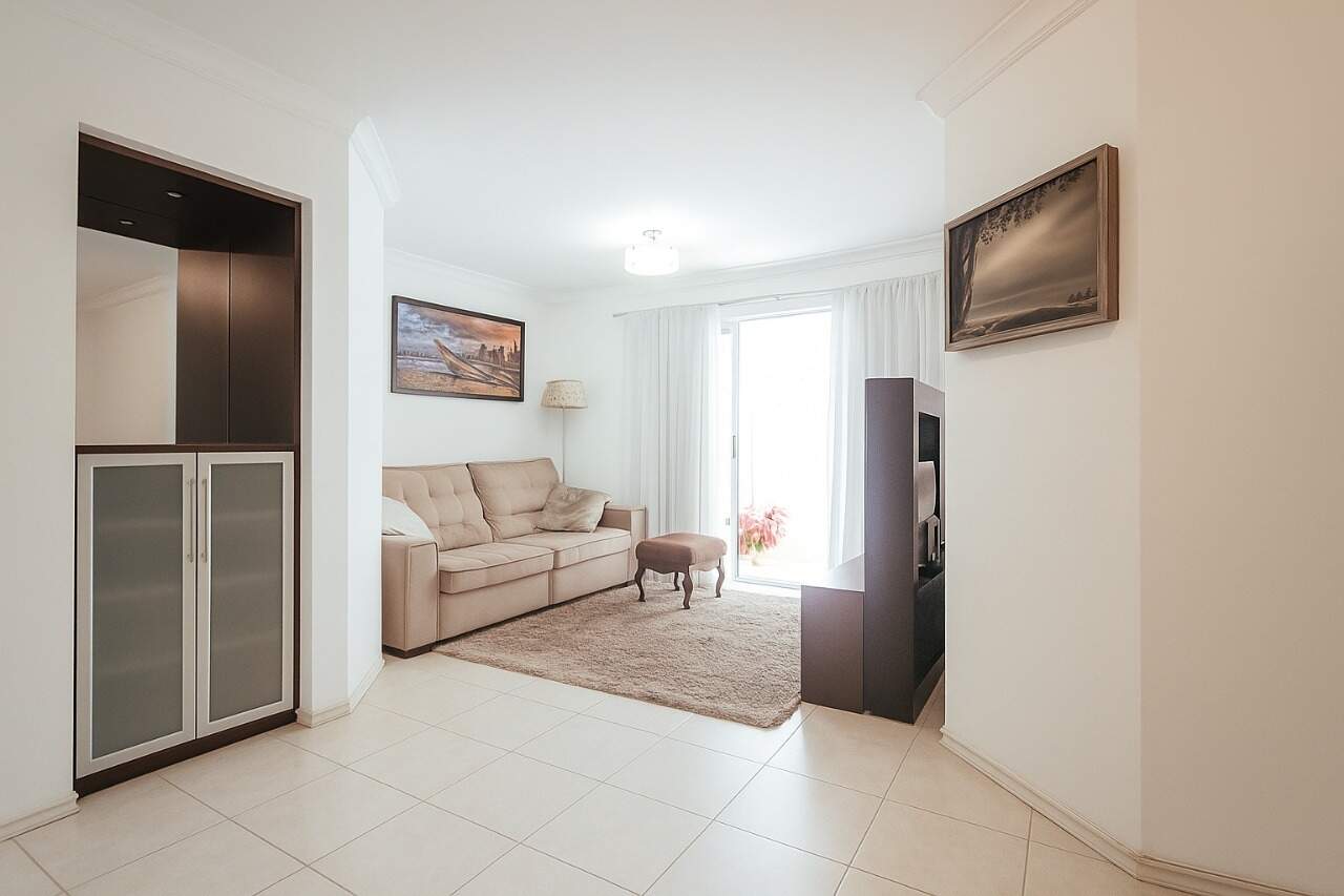 Apartamento com 102m², 3 dormitórios, 1 suíte, 2 vagas no bairro Centro em Balneário Camboriú