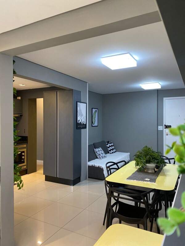 Apartamento com 70m², 2 dormitórios, 1 suíte, 1 vaga no bairro Centro em Balneário Camboriú