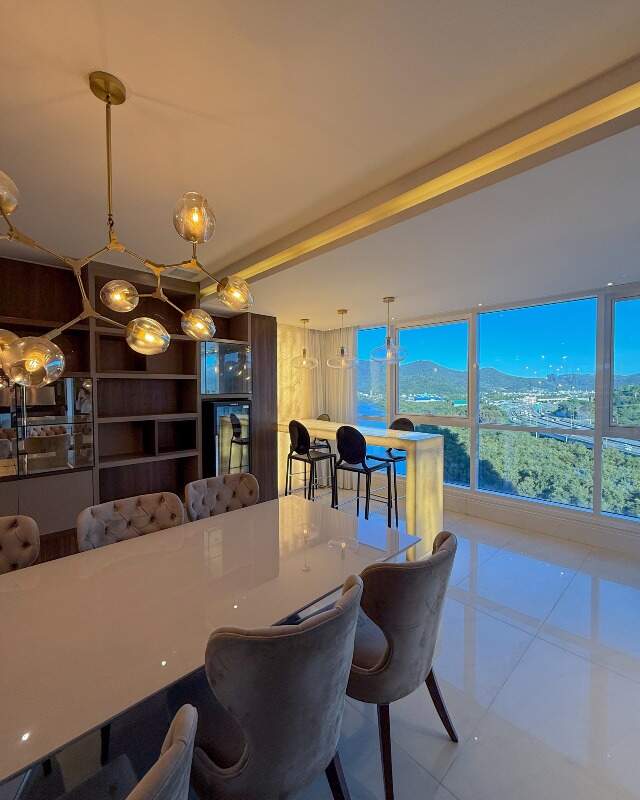 Apartamento com 182m², 3 dormitórios, 3 suítes, 3 vagas, Marina Beach Towers em Balneário Camboriú