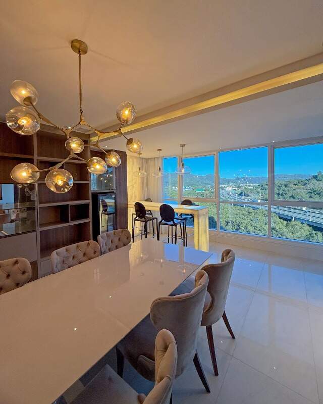 Apartamento com 182m², 3 dormitórios, 3 suítes, 3 vagas, Marina Beach Towers em Balneário Camboriú