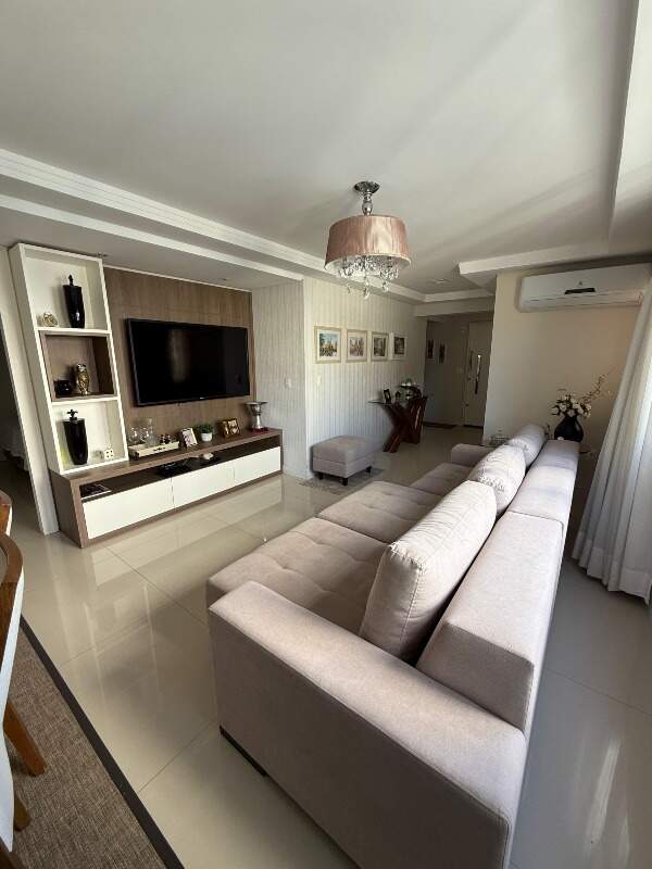 Apartamento com 150m², 3 dormitórios, 3 suítes, 2 vagas no bairro Centro em Balneário Camboriú
